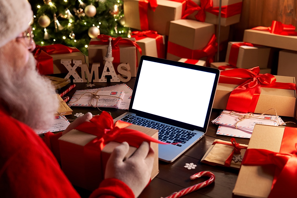 santa on computer