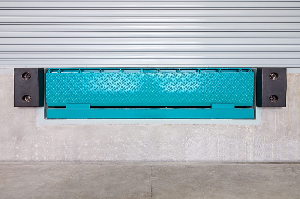 warehouse dock leveler