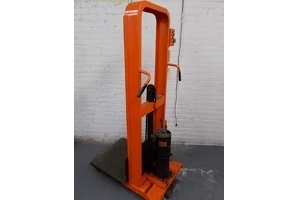 Used Presto E-Series Stacker