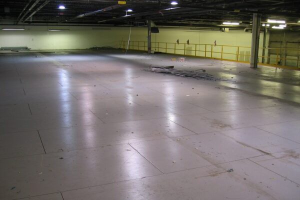 Used Resin Deck - Image 4