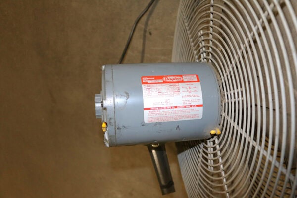 24" Dayton Wall Mounted Fan Spec Badge