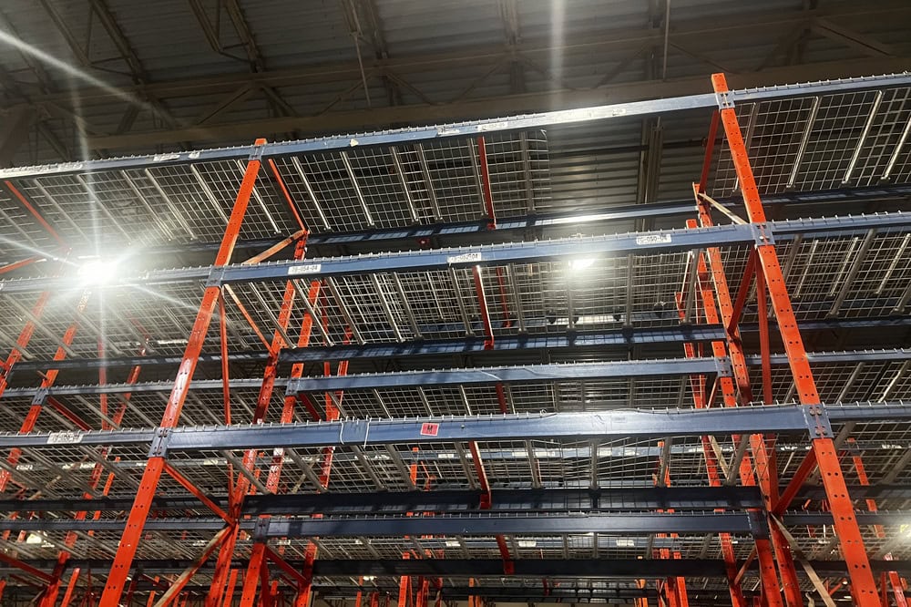 Warehouse structural racking system with multiple beam levels for pallet storage applications